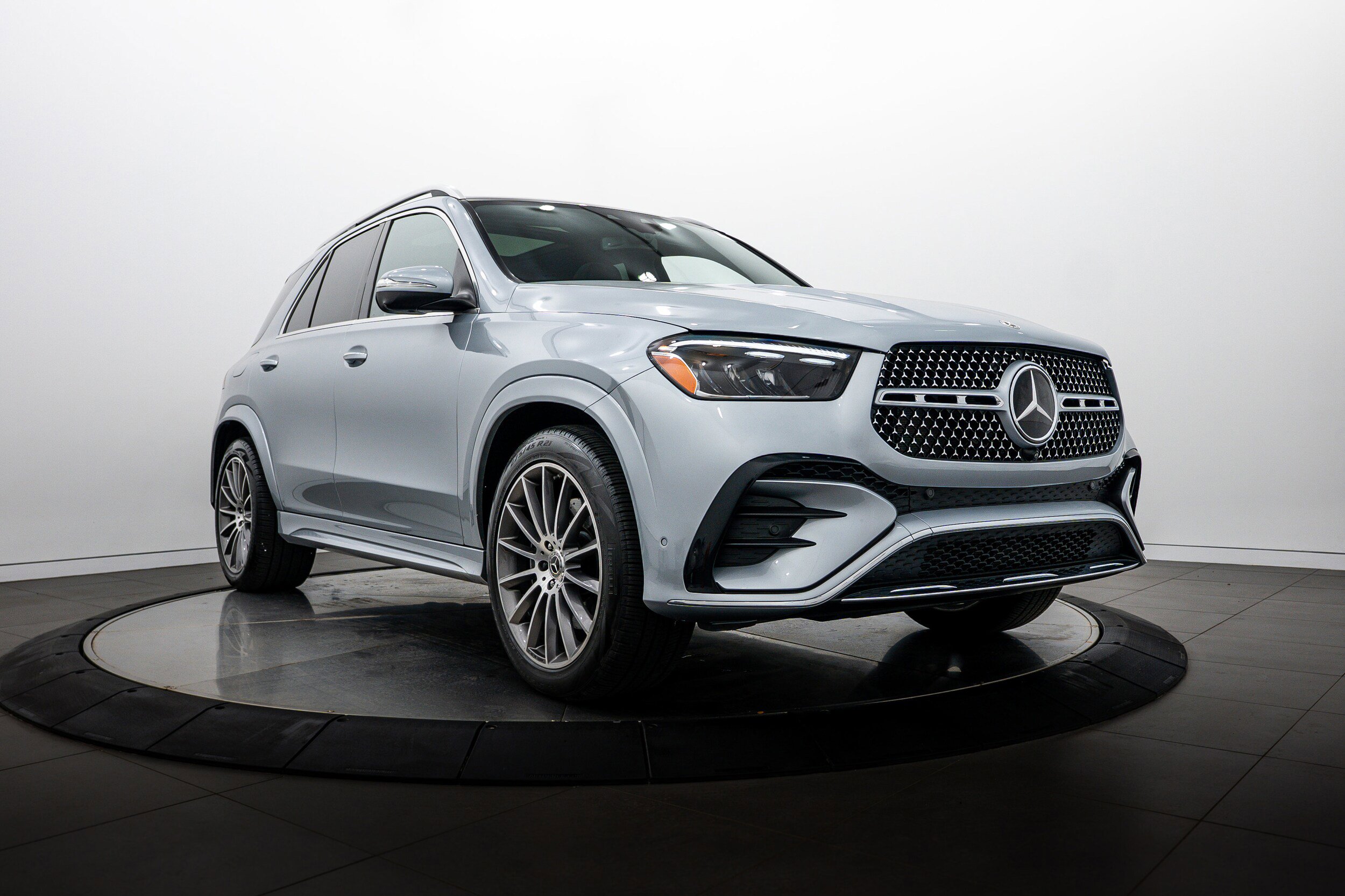 Used 2024 Mercedes-Benz GLE 450 4MATIC image 1