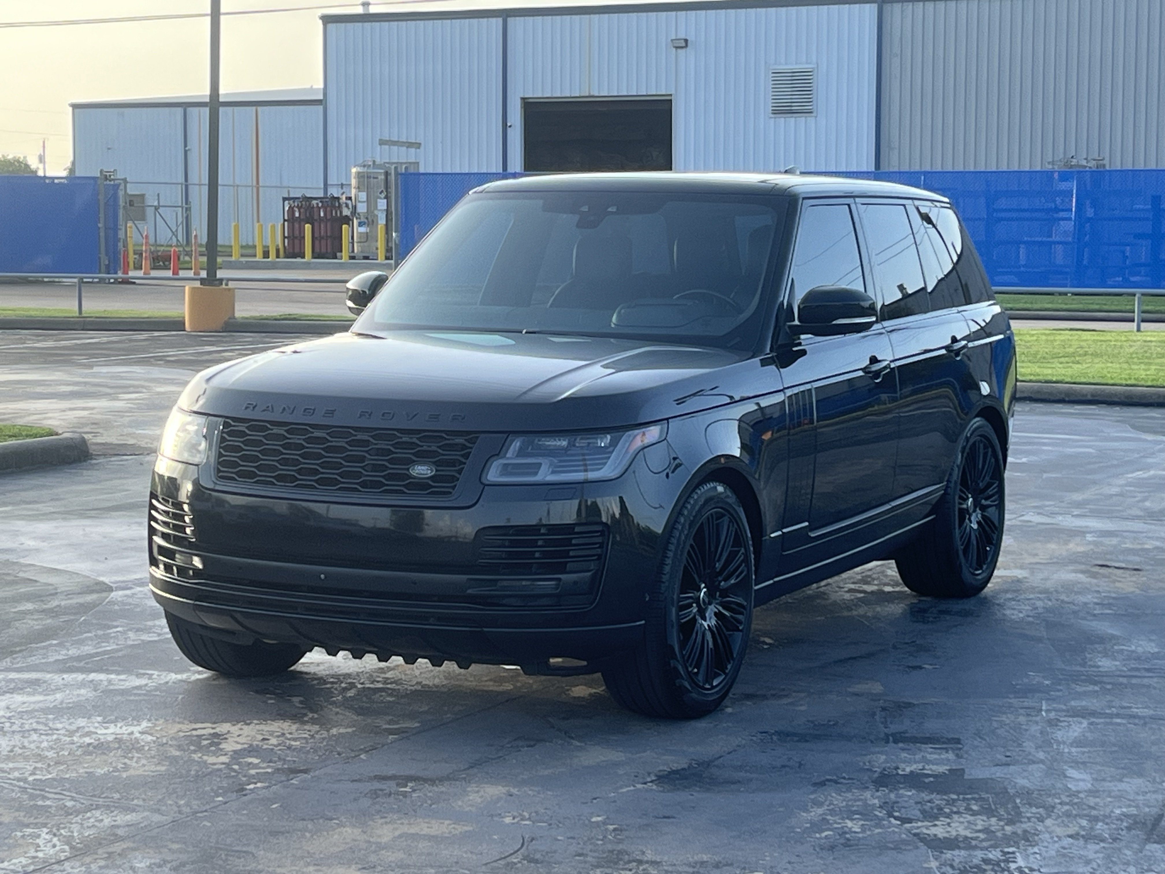 Used 2018 Land Rover Range Rover Supercharged AWD/4WD image 3