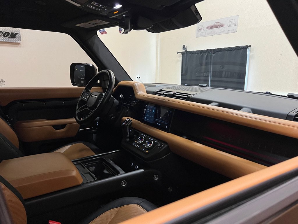 Used 2023 Land Rover Defender 110 X-Dynamic SE AWD/4WD image 28