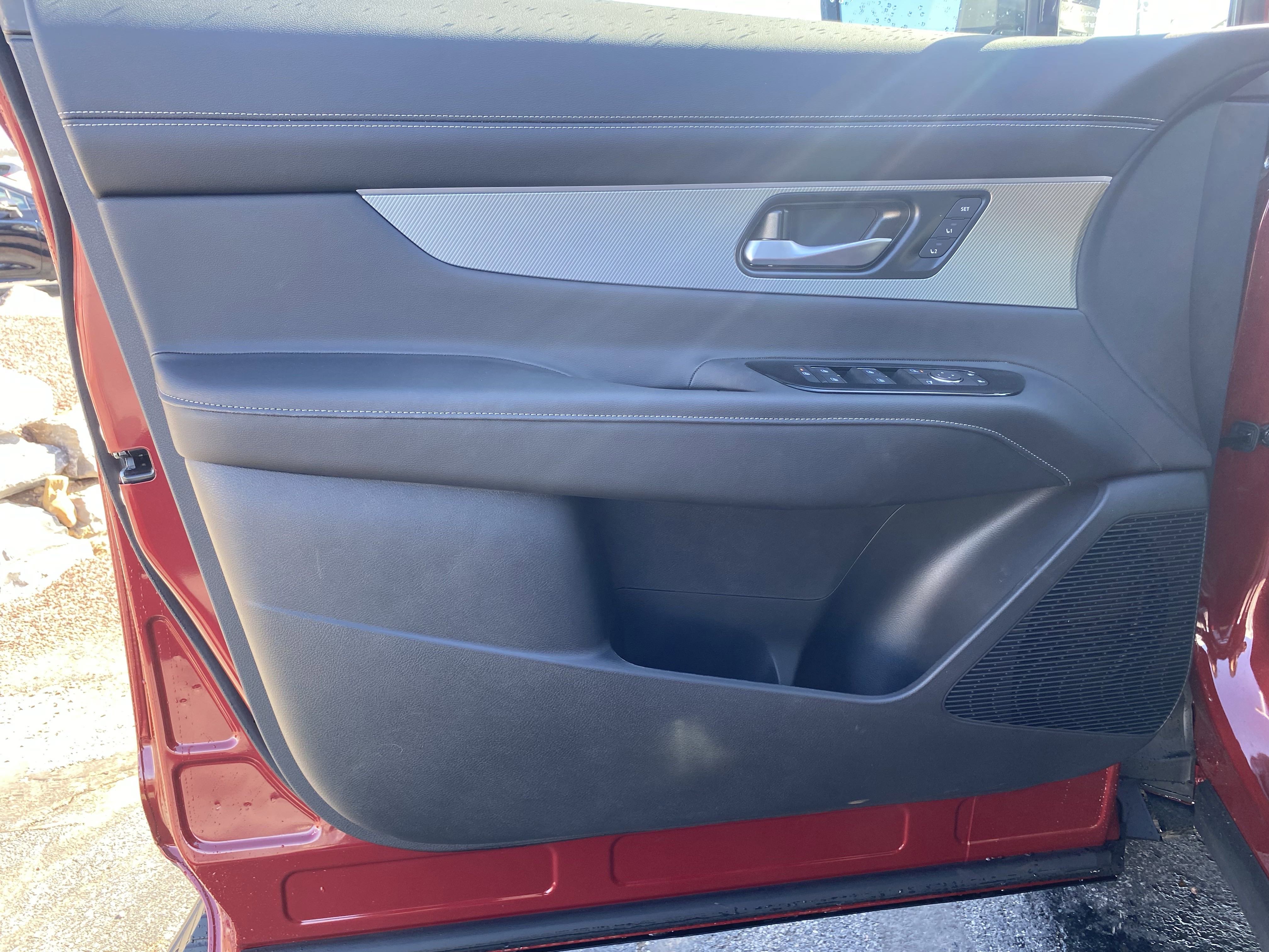 New 2025 Nissan Murano SL image 16