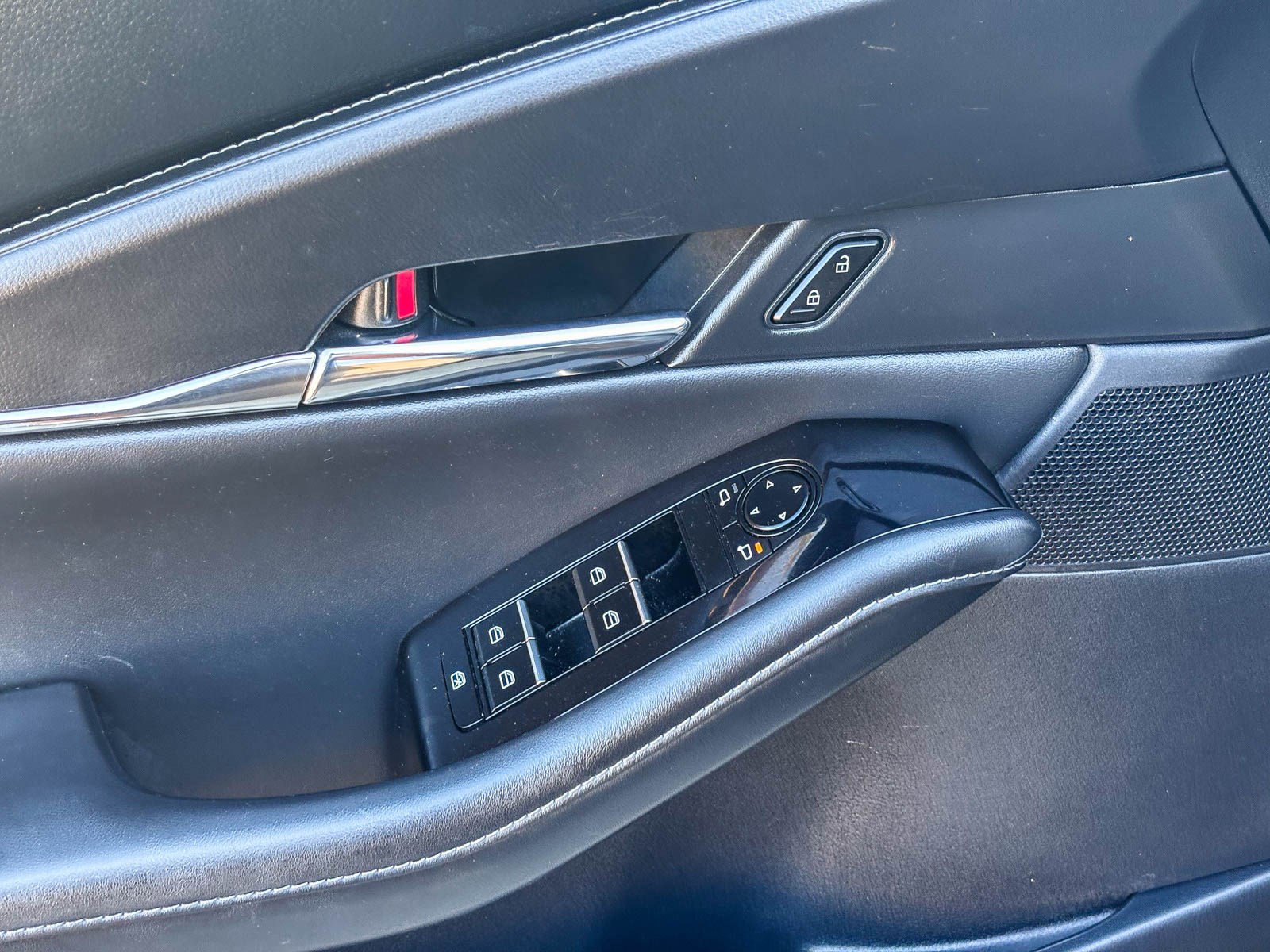 Used 2023 MAZDA CX-30 AWD 2.5 S w/ Preferred Package image 22