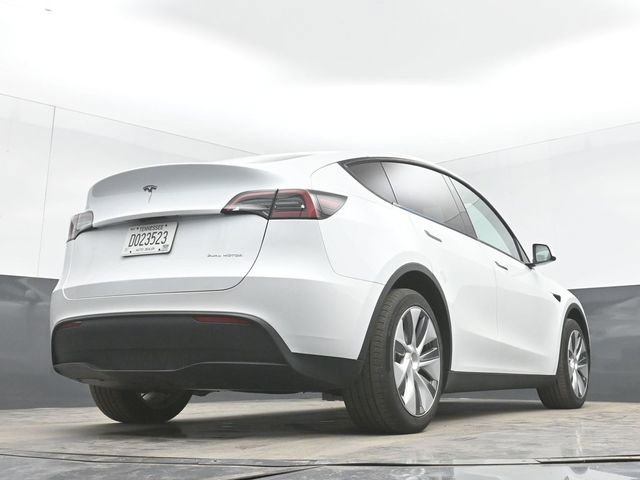 Used 2023 Tesla Model Y Long Range image 31