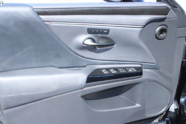 Used 2024 Lexus ES 350 w/ Premium Package FWD image 10