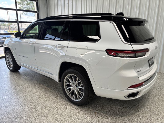 Used 2025 Jeep Grand Cherokee L Summit w/ Advanced Protech Group IV AWD/4WD image 2