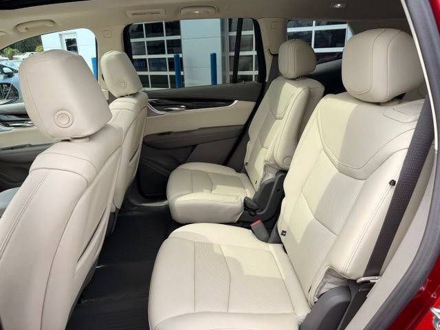 Used 2024 Cadillac XT6 Premium Luxury w/ Technology Package AWD/4WD image 32