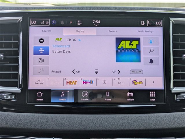 New 2025 Chrysler Voyager LX image 17