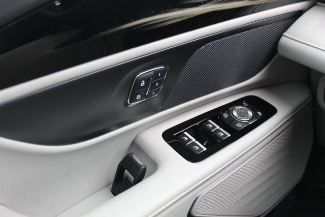 New 2026 Lincoln Nautilus Premier image 17