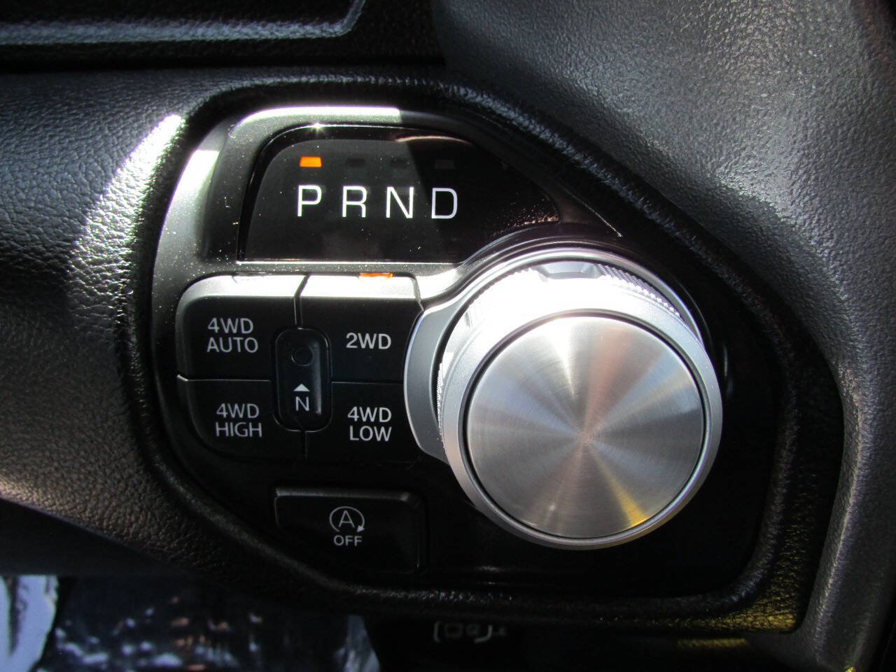 Used 2025 RAM 1500 Laramie AWD/4WD image 29