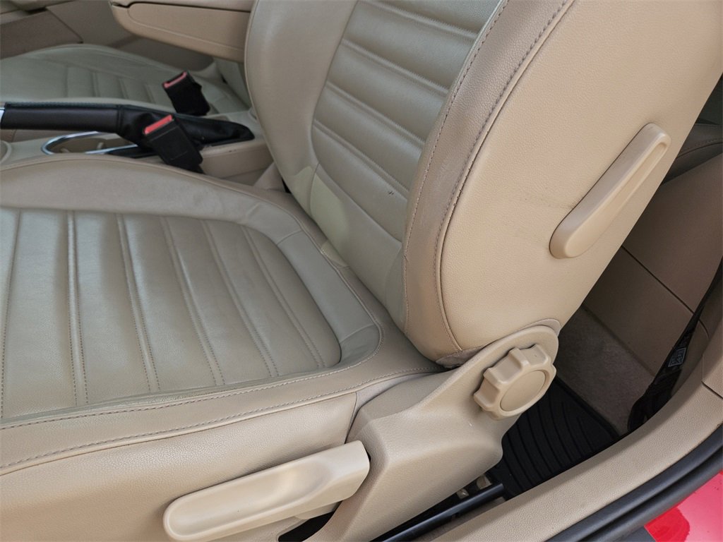 Used 2013 Volkswagen Beetle Turbo image 14