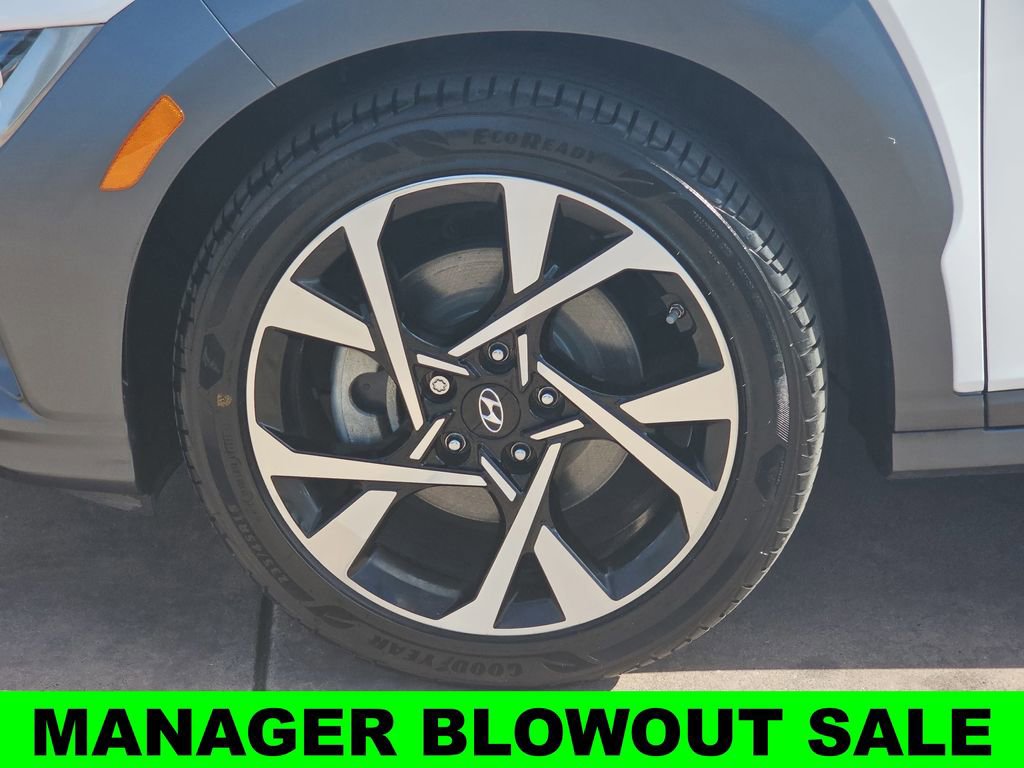 Used 2022 Hyundai Kona Limited image 36