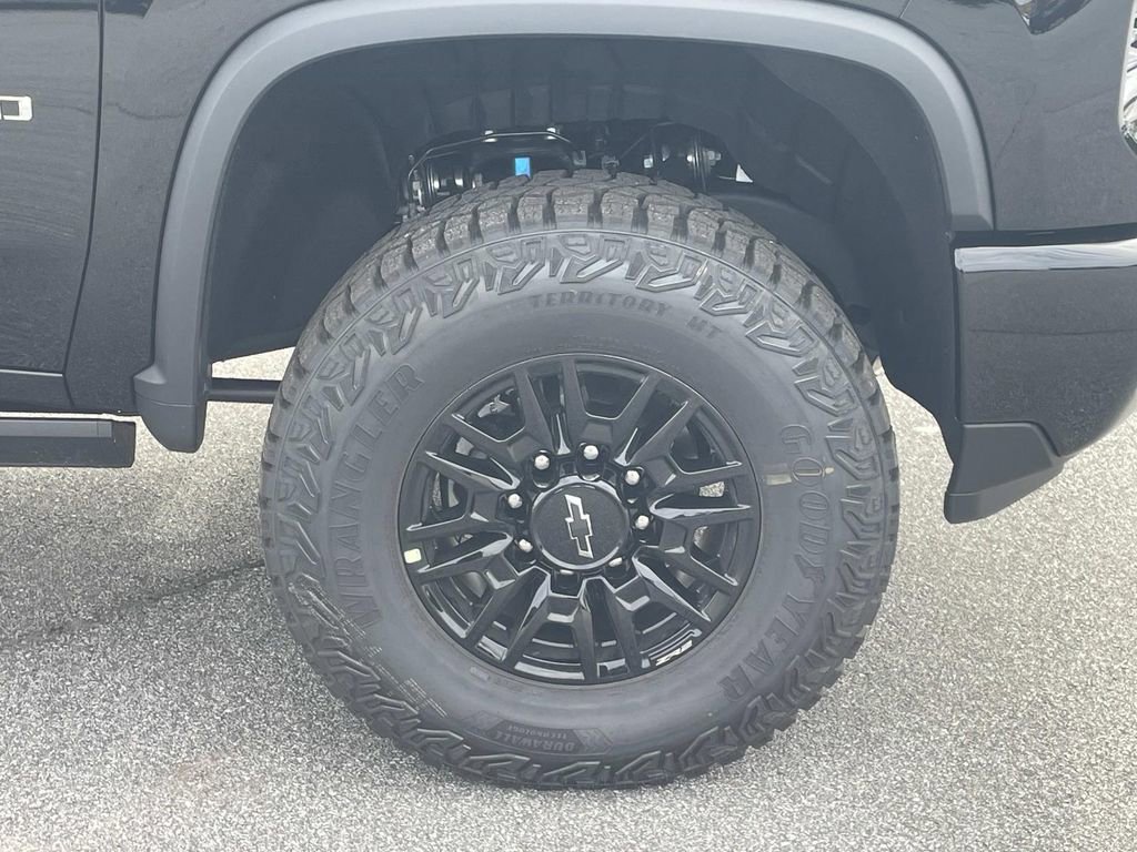 New 2026 Chevrolet Silverado 2500 ZR2 image 10