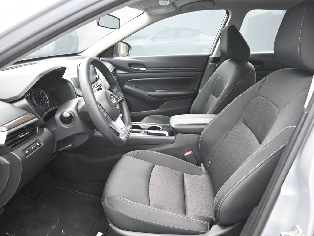Used 2024 Nissan Altima 2.5 SV image 18
