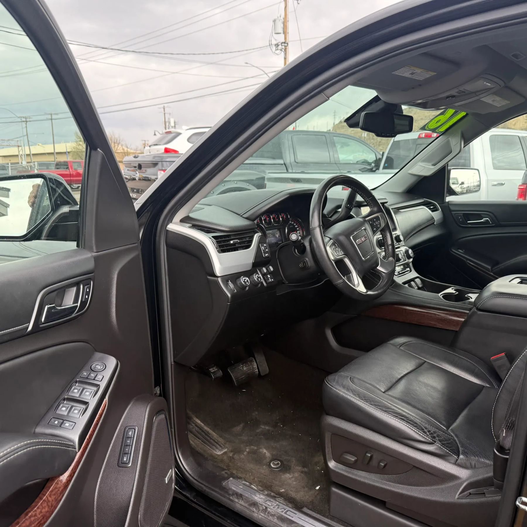 Used 2016 GMC Yukon SLT w/ Open Road Package AWD/4WD image 8