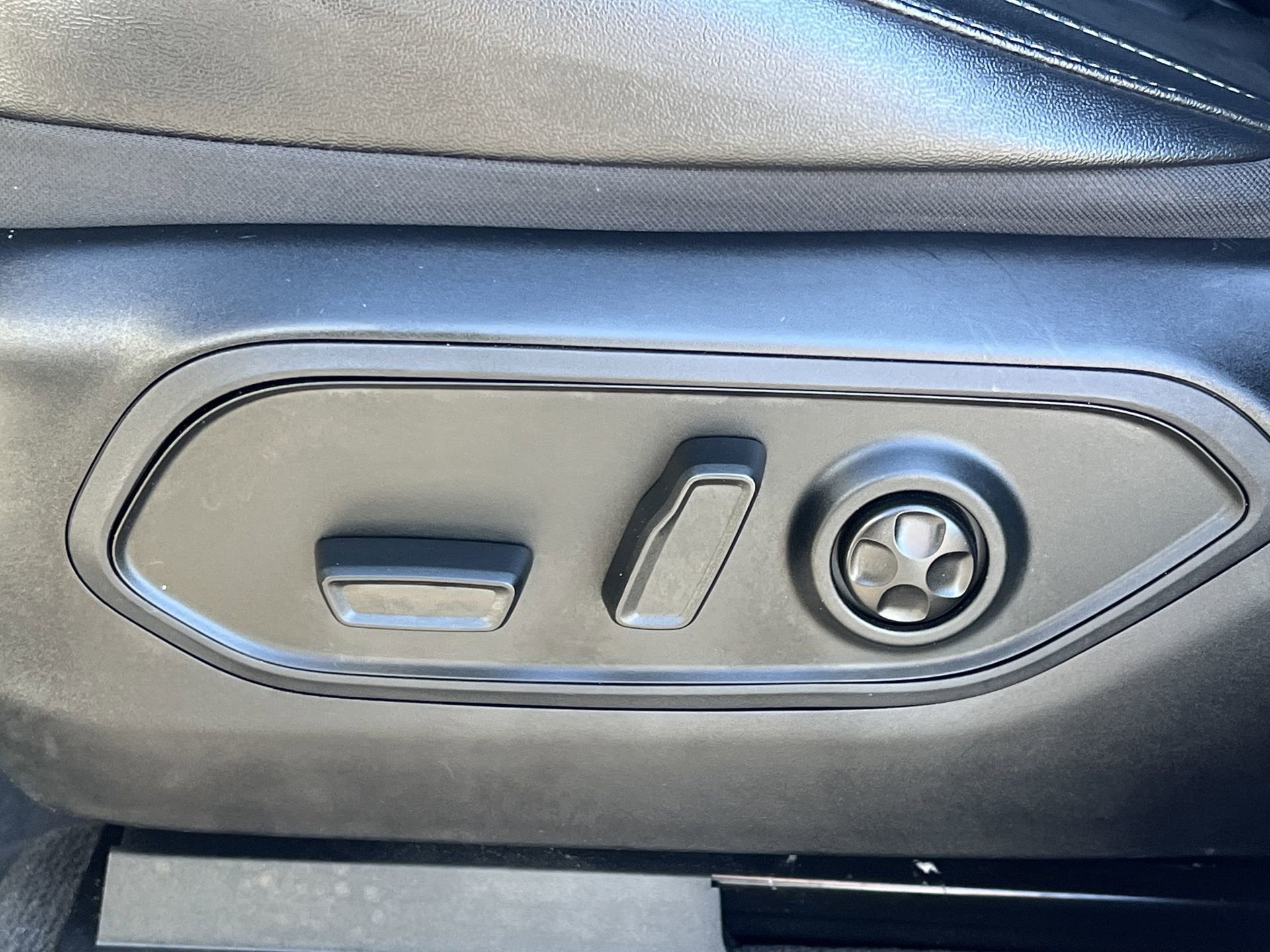 Used 2024 Jeep Grand Cherokee Altitude image 22