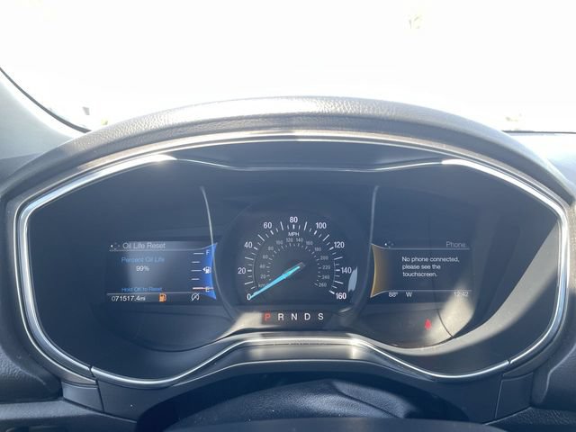Used 2017 Ford Fusion SE w/ Fusion SE Technology Package FWD image 11