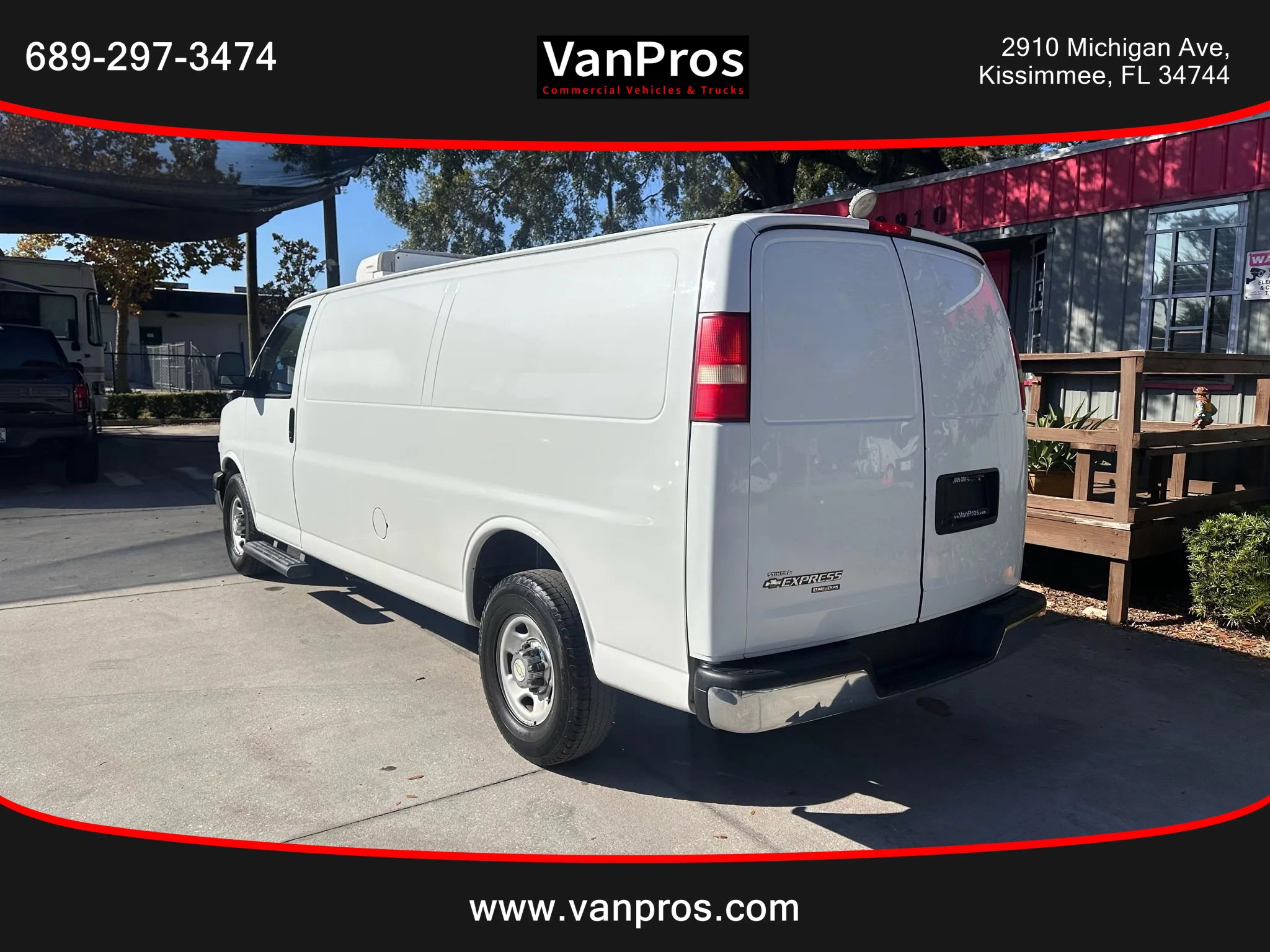 Used 2014 Chevrolet Express 3500 Extended image 3