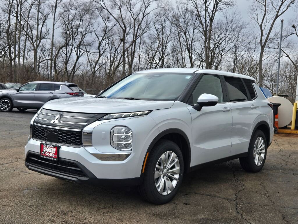 New 2026 Mitsubishi Outlander ES AWD/4WD image 3