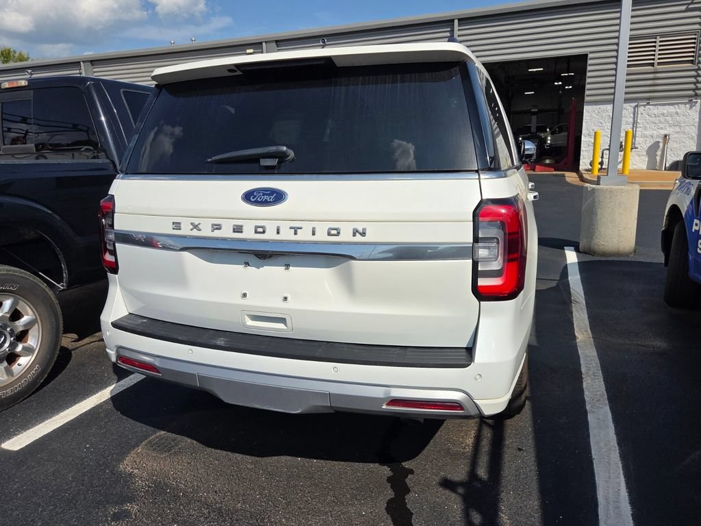 Used 2024 Ford Expedition Platinum AWD/4WD image 12
