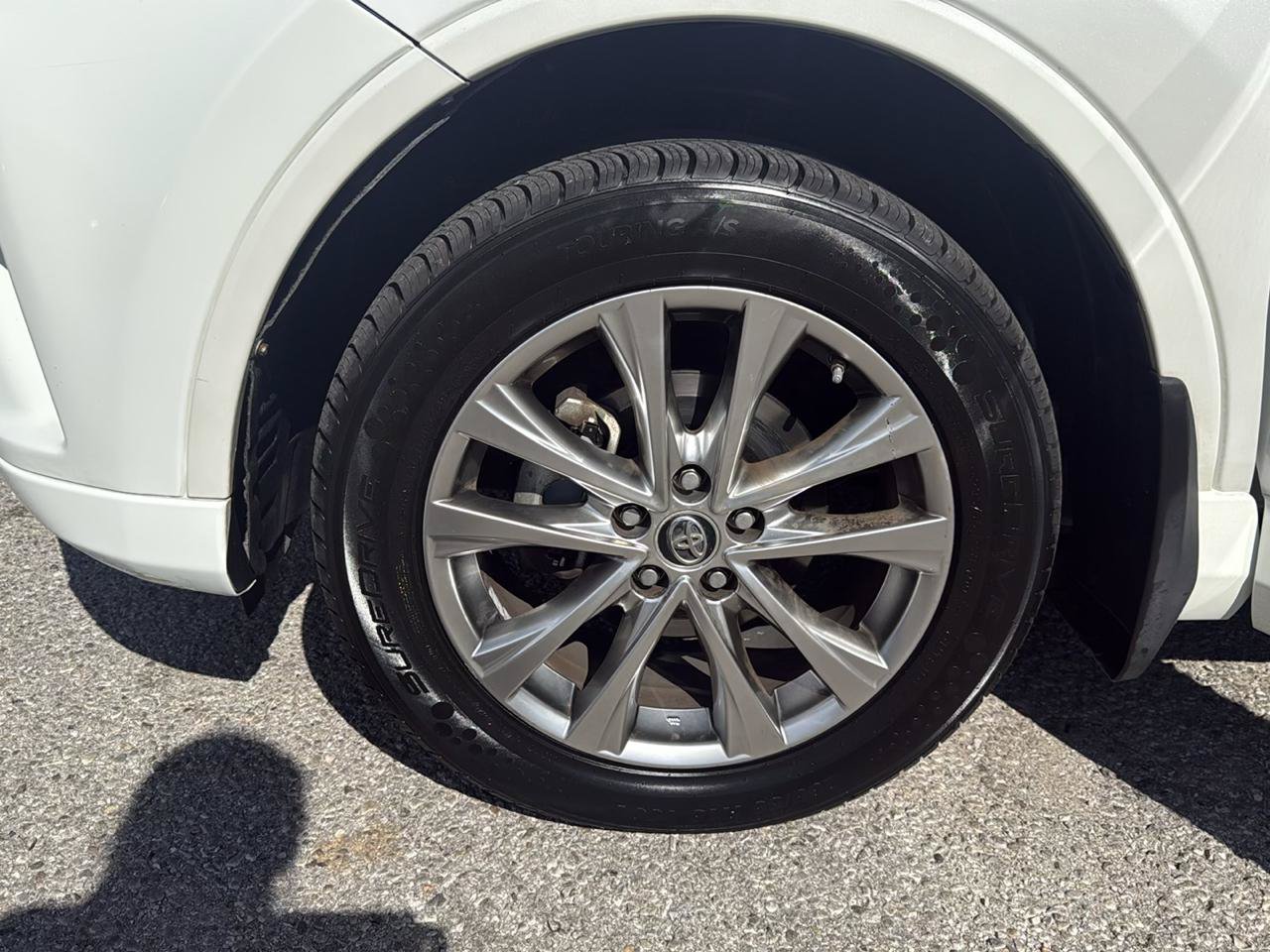 Used 2018 Toyota RAV4 Platinum FWD image 27