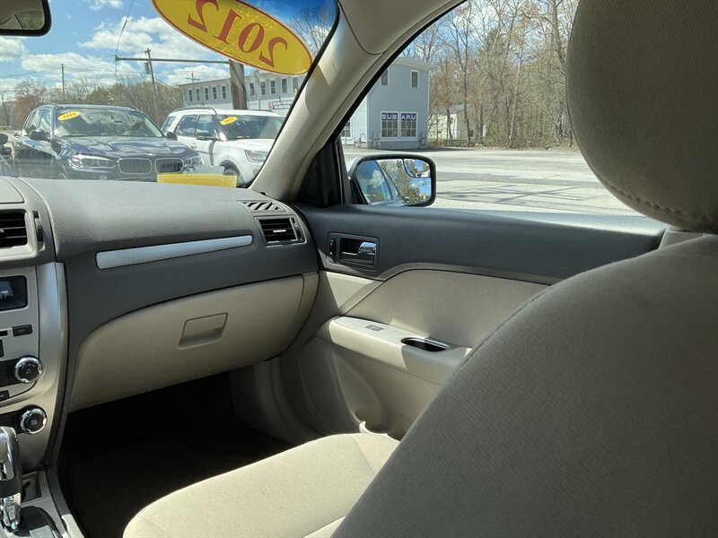 Used 2012 Ford Fusion Hybrid FWD image 13