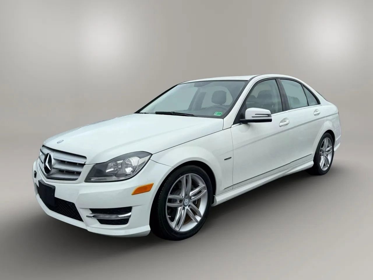 Used 2012 Mercedes-Benz C 250 Sedan image 3