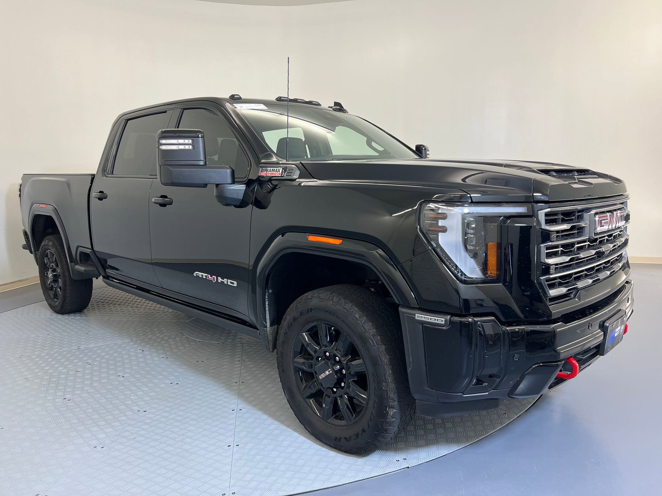 Used 2025 GMC Sierra 2500 AT4 w/ AT4 Premium Plus Package image 7