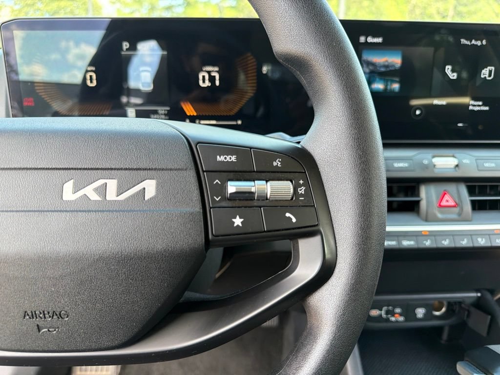 Used 2025 Kia K4 FWD image 17