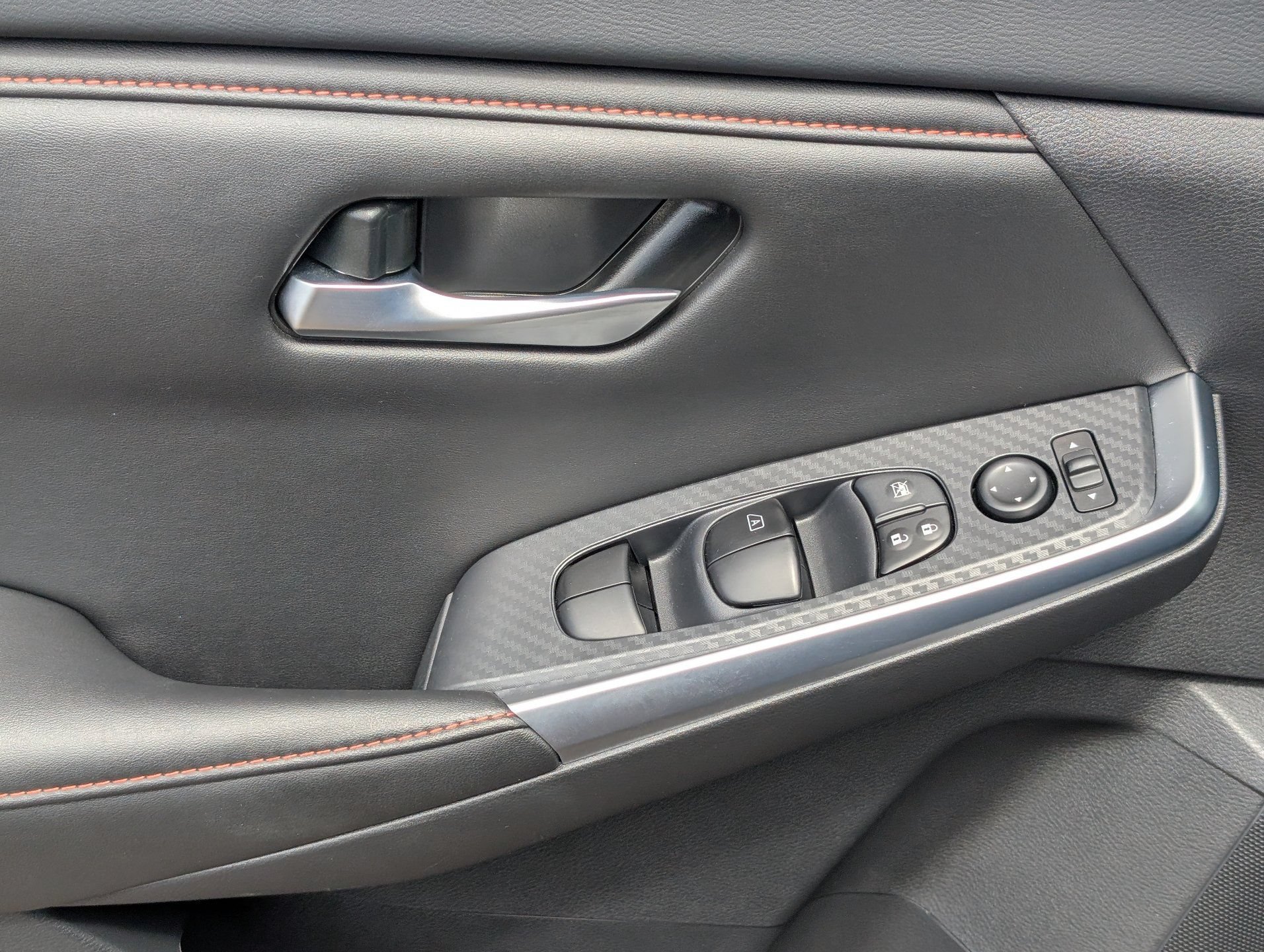 Used 2025 Nissan Sentra SR FWD image 18