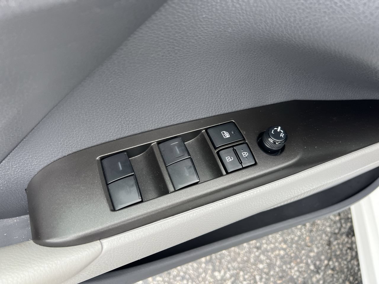 Used 2024 Toyota Camry SE FWD image 15
