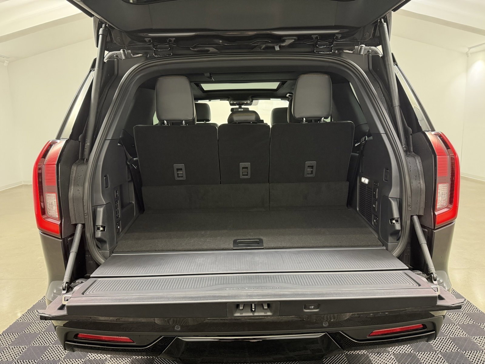 New 2025 Ford Expedition Tremor image 10