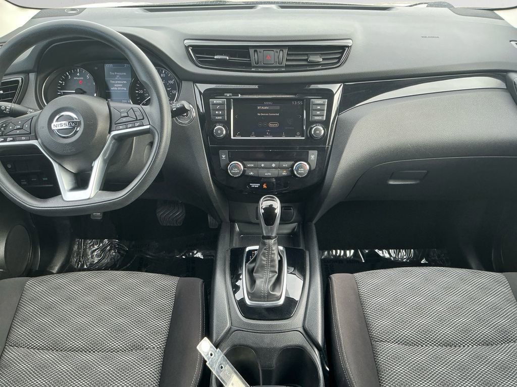 Used 2020 Nissan Rogue Sport SV image 10