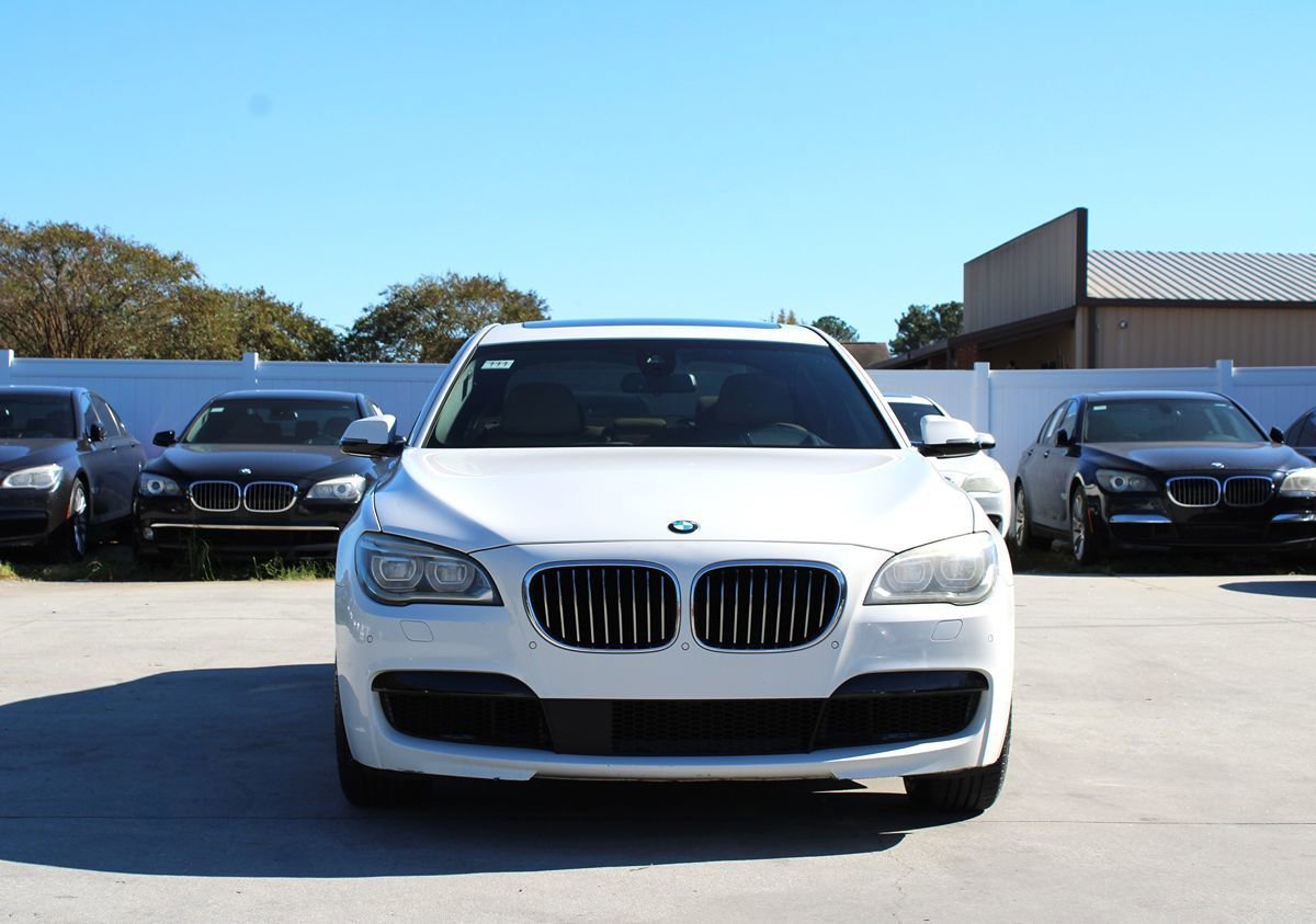Used 2015 BMW 750Li RWD image 2