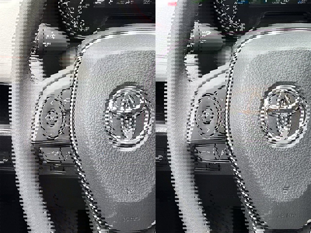 Used 2025 Toyota RAV4 XLE Premium image 12