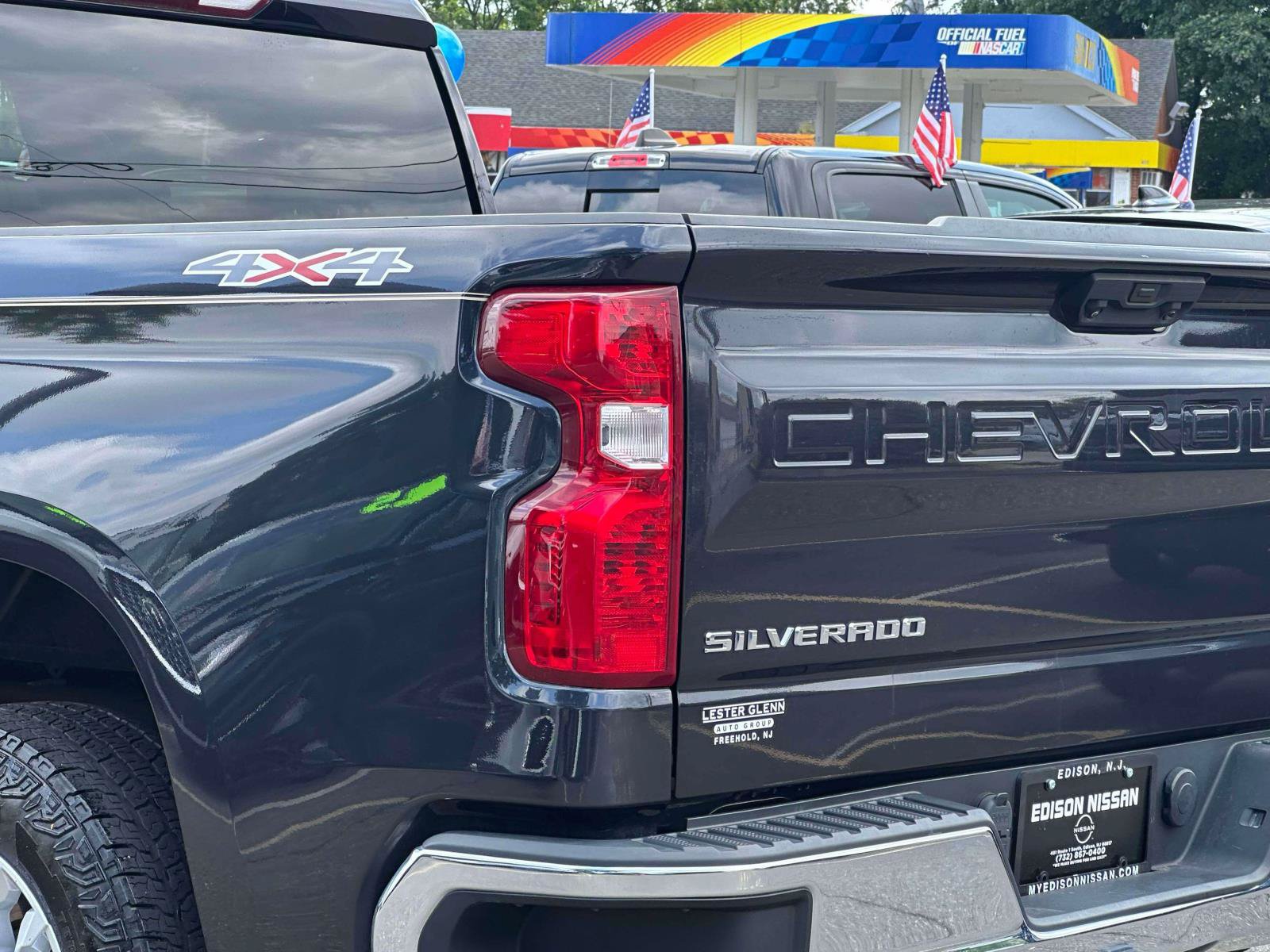 Used 2022 Chevrolet Silverado 1500 LT AWD/4WD image 9