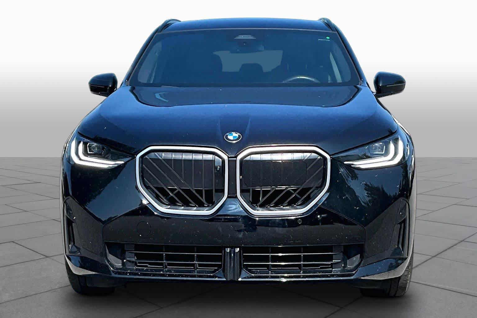 Used 2025 BMW X3 xDrive30i AWD/4WD image 3