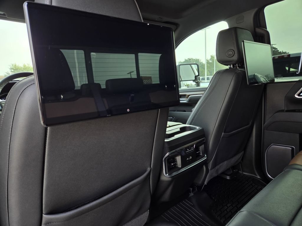 Used 2026 Chevrolet Silverado 2500 High Country w/ Technology Package AWD/4WD image 42