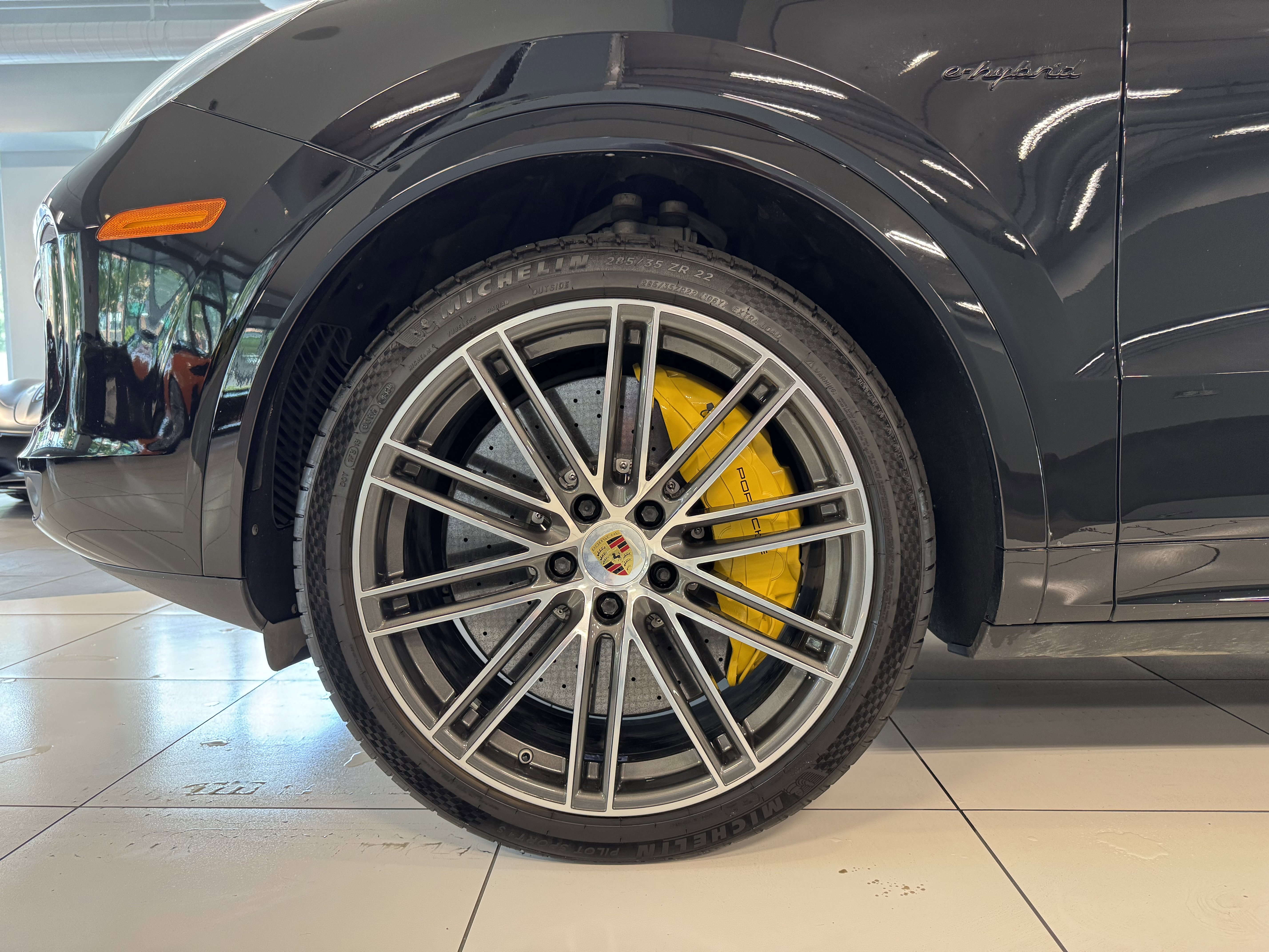 Used 2021 Porsche Cayenne Turbo S image 27