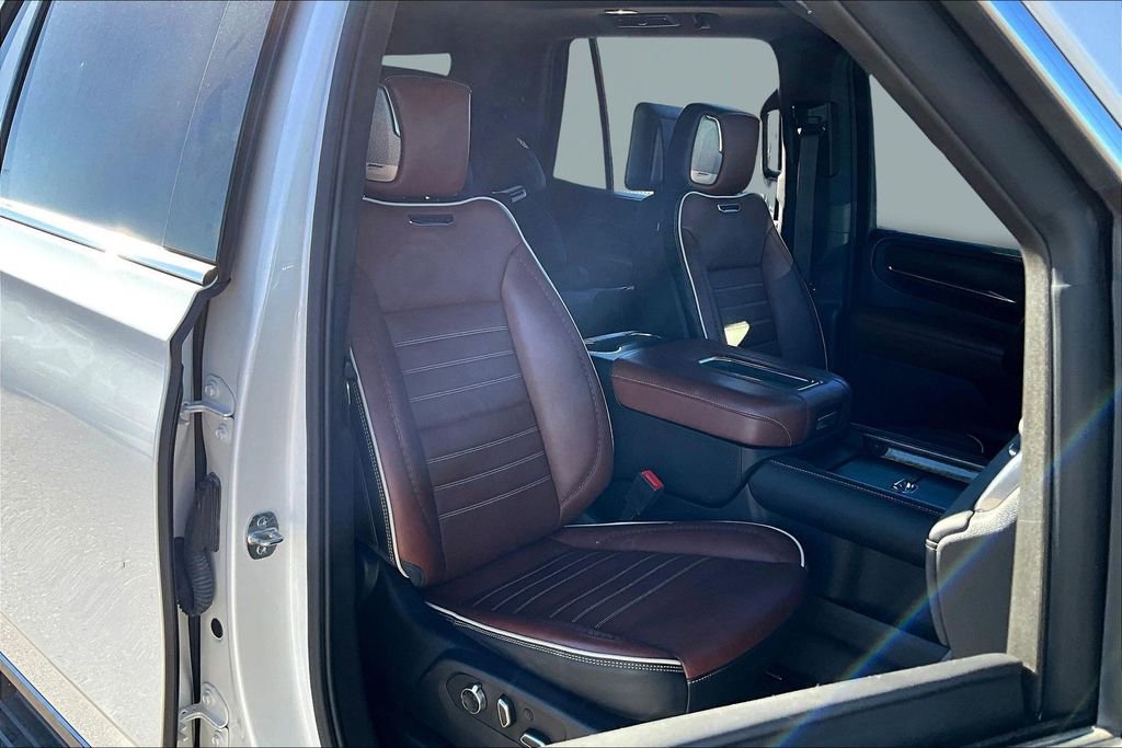 Used 2023 GMC Yukon Denali Ultimate image 7