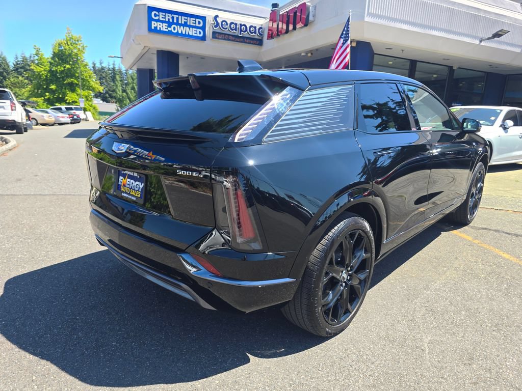 Used 2025 Cadillac Optiq Sport 1 w/ LPO, ONYX Package AWD/4WD image 7