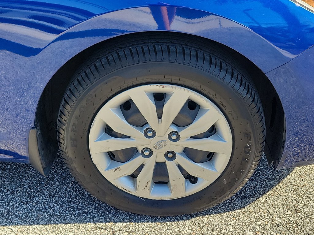 Used 2022 Hyundai Accent SE FWD image 6