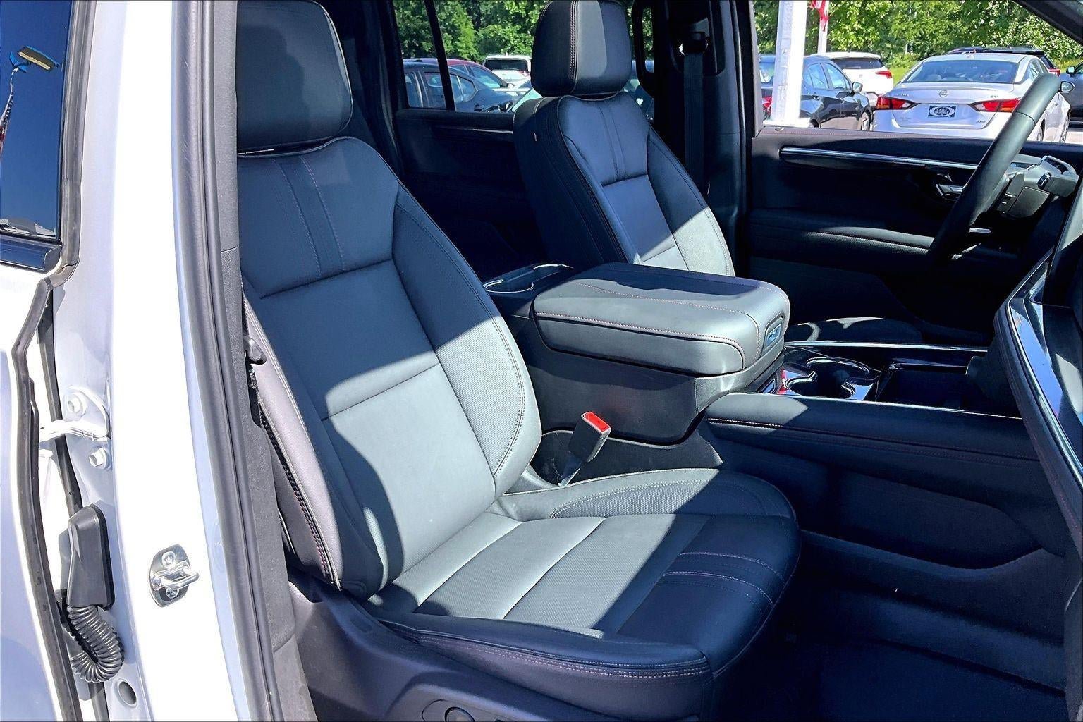 Used 2026 Chevrolet Suburban RST w/ RST Capability Package AWD/4WD image 7