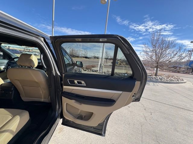 Used 2017 Ford Explorer XLT w/ Equipment Group 202A image 30
