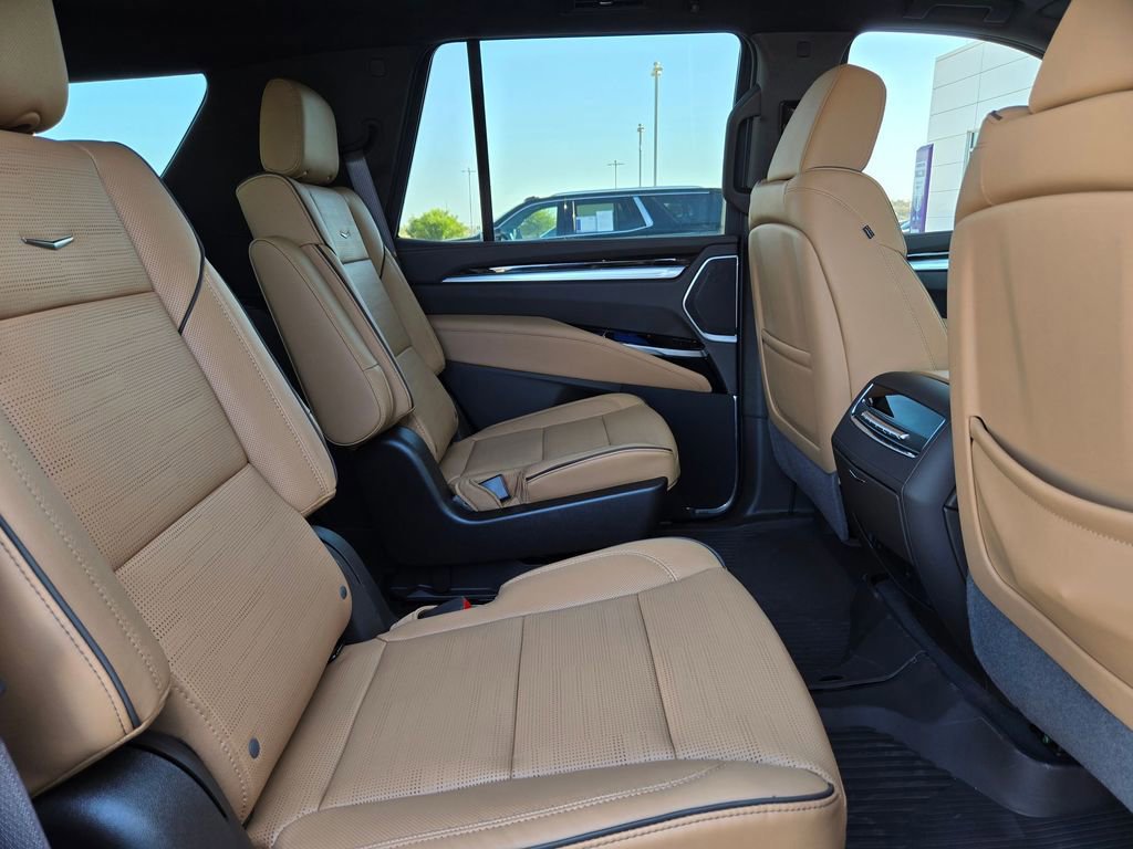 New 2026 Cadillac Escalade Luxury w/ Touring Package image 31