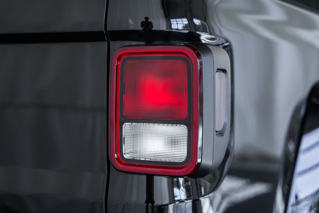 New 2025 Jeep Gladiator Sport image 6