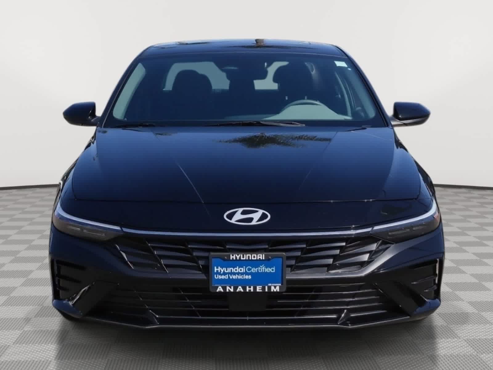 Used 2025 Hyundai Elantra SEL FWD image 2