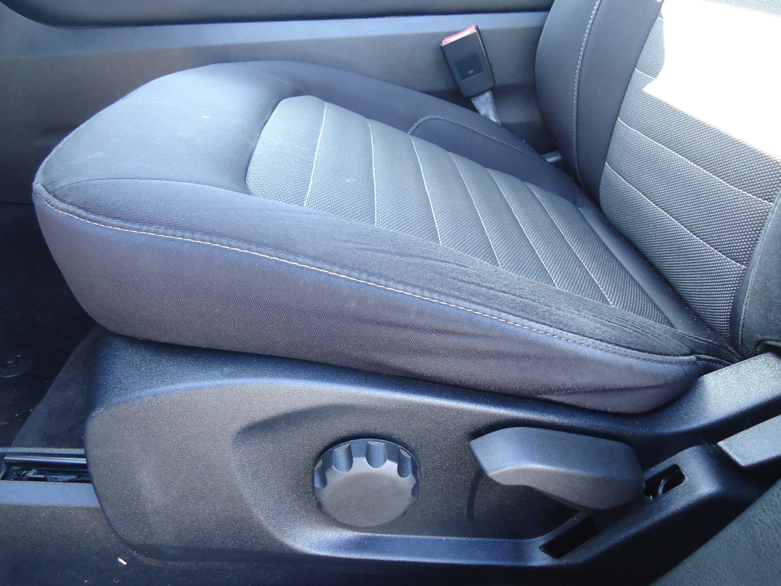 Used 2018 Ford Edge SE image 22