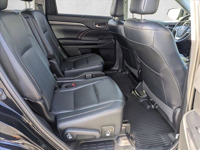 Used 2019 Toyota Highlander Limited Platinum image 18