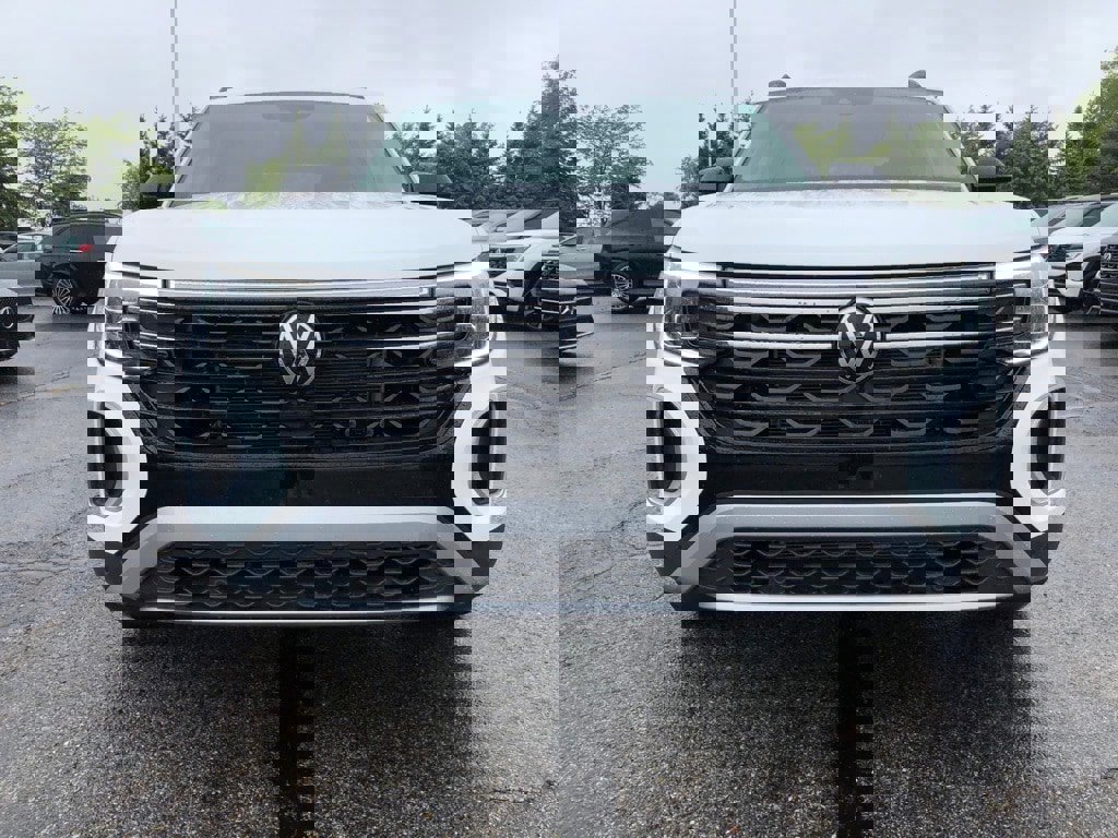 New 2025 Volkswagen Atlas Peak Edition SE image 2