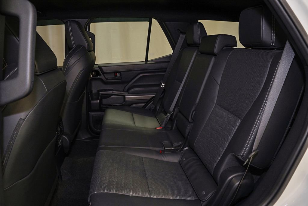 Used 2025 Toyota 4Runner TRD Off-Road Premium image 9