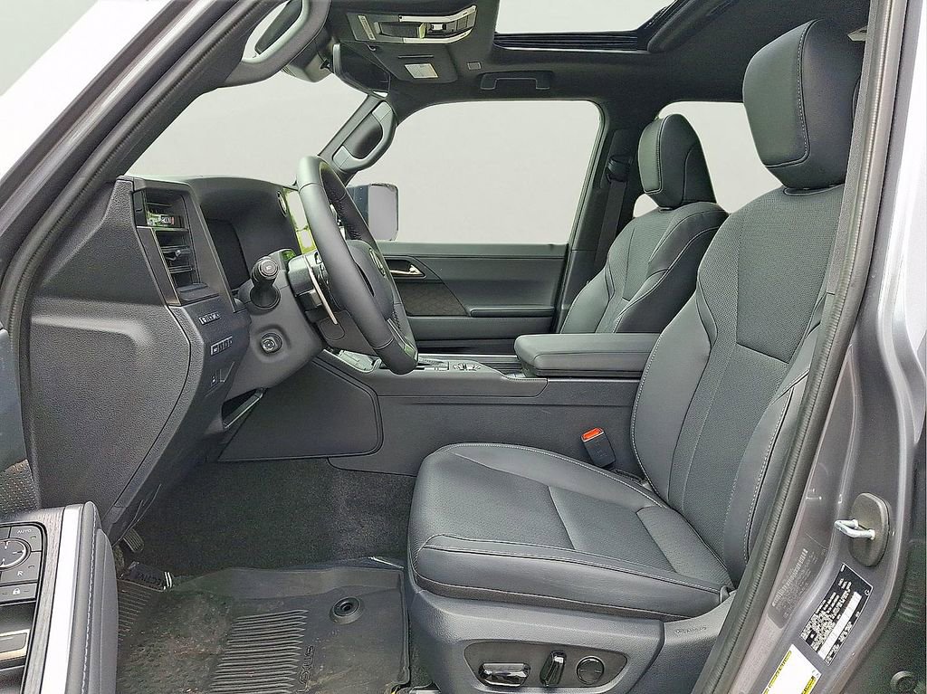 Used 2024 Lexus GX 550 w/ Accessory Package (Z1) AWD/4WD image 11
